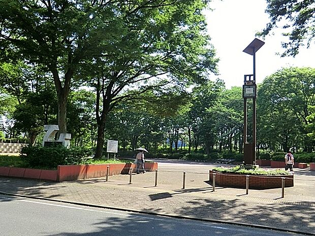 日野中央公園まで1500m