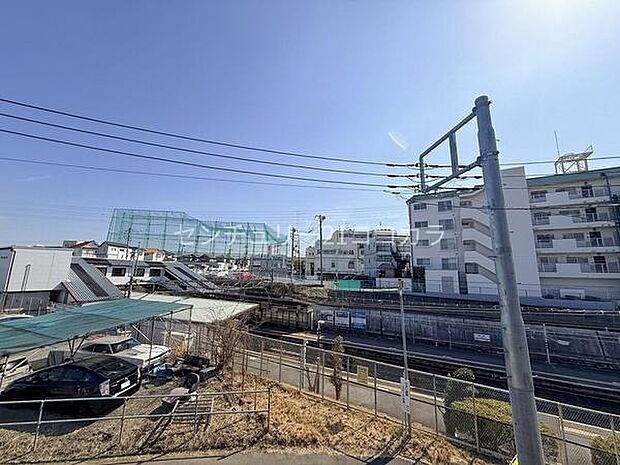 バルコニーからの眺望バルコニーからの眺めは開放感たっぷり!広がる風景を見渡しながらホッと一息、リフレッシュできる贅沢な時間を過ごせます。