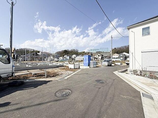 前面道路を含む現地写真