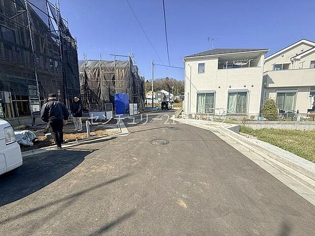 前面道路を含む現地写真