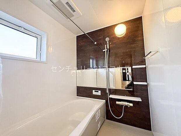 マルチステップ仕様のバスタブ