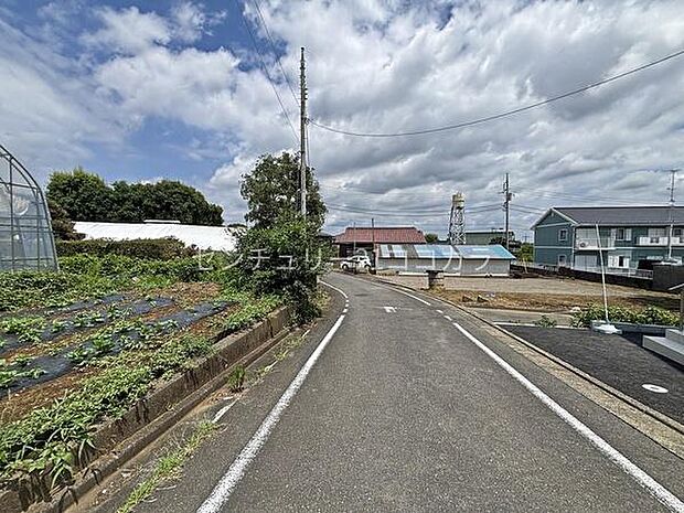 前面道路を含む現地写真