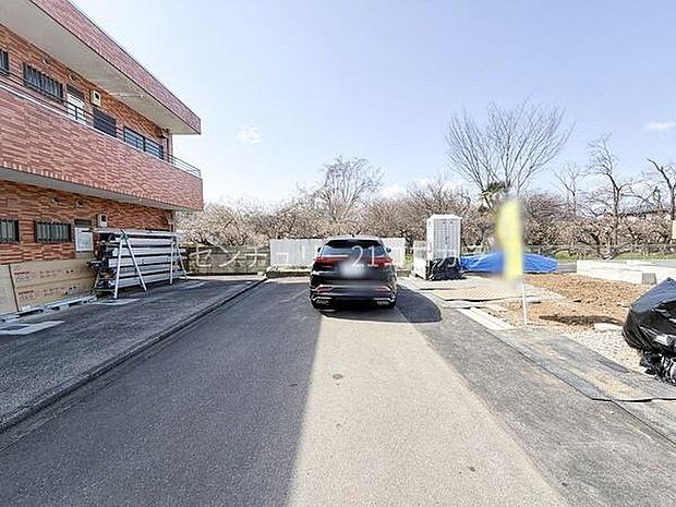 前面道路を含む現地写真