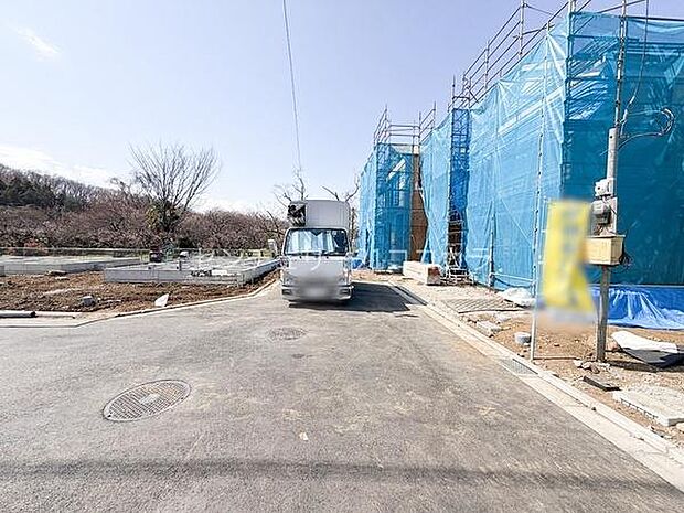 前面道路を含む現地写真