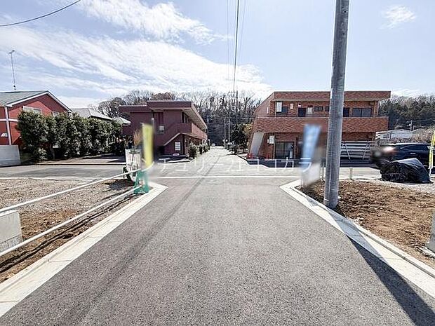 前面道路を含む現地写真