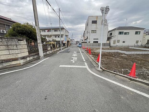 前面道路を含む現地写真