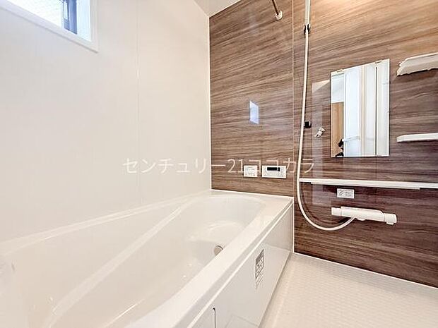 マルチステップ仕様のバスタブ