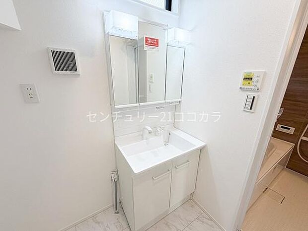 3面鏡シャンプードレッサー