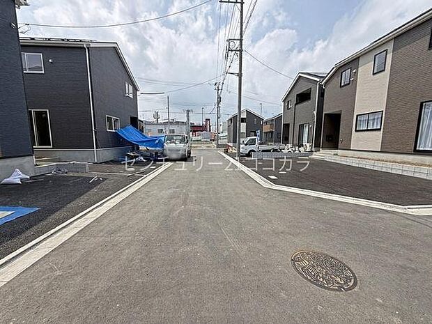 前面道路を含む現地写真