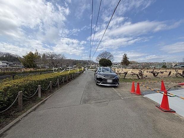 前面道路を含む現地写真