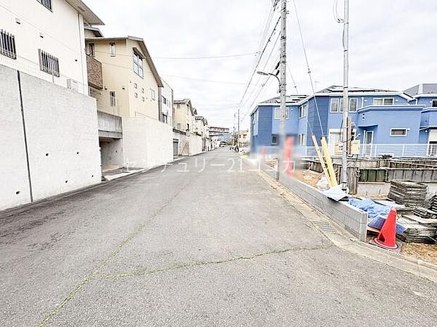 前面道路を含む現地写真