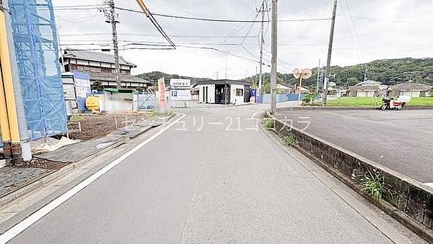 前面道路を含む現地写真