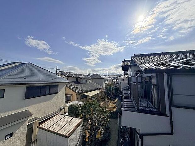 バルコニーからの眺望バルコニーからの眺めは開放感たっぷり!広がる風景を見渡しながらホッと一息、リフレッシュできる贅沢な時間を過ごせます。