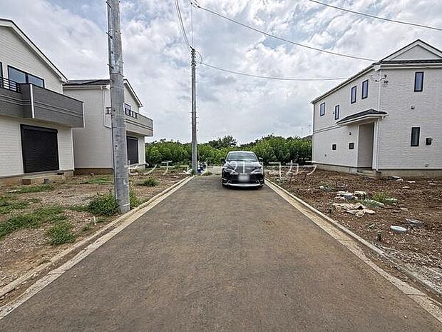 前面道路を含む現地写真