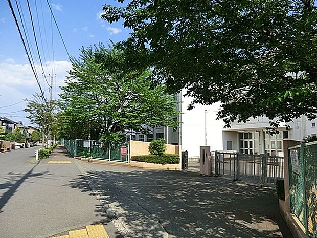 八王子市立石川中学校まで1200m