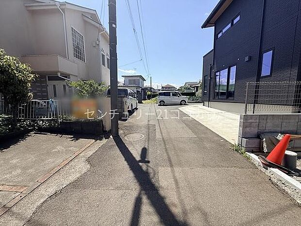 前面道路を含む現地写真