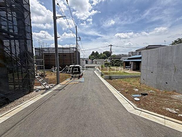 前面道路を含む現地写真