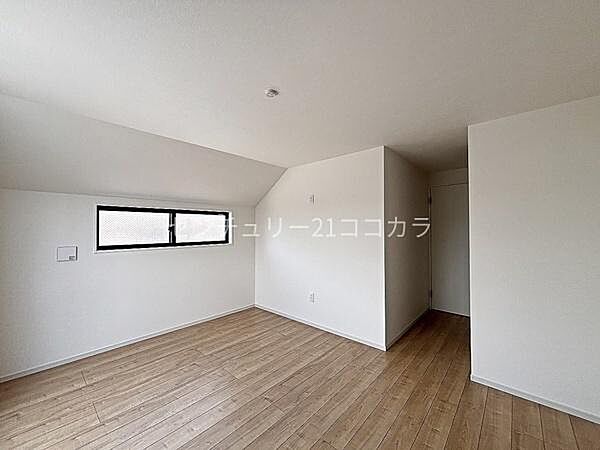 2階洋室約10.3帖