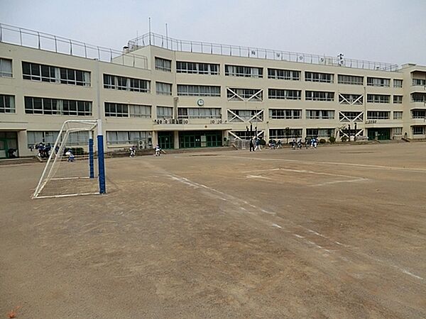 日野市立南平小学校まで1072m