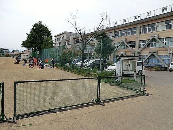 日野市立七生中学校まで1534m