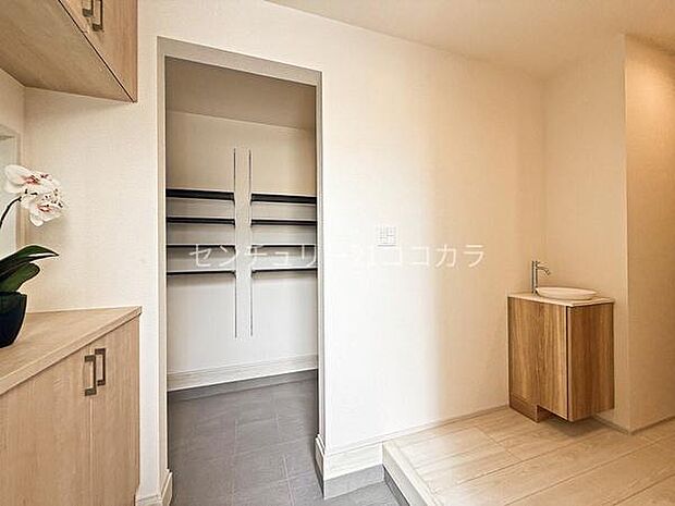 玄関、土間収納