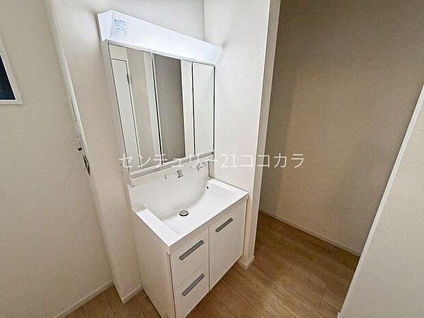 3面鏡シャンプードレッサー