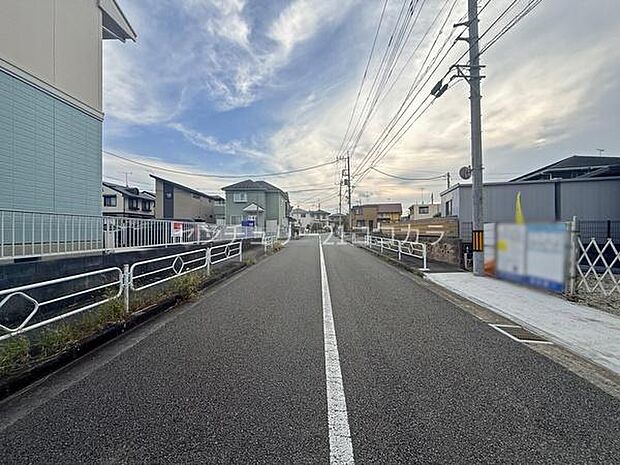前面道路を含む現地写真