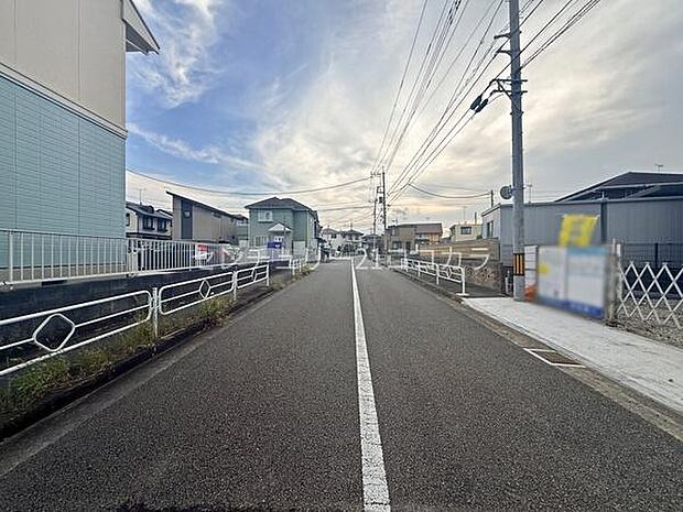 前面道路を含む現地写真