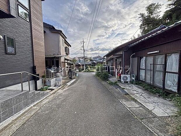 前面道路を含む現地写真