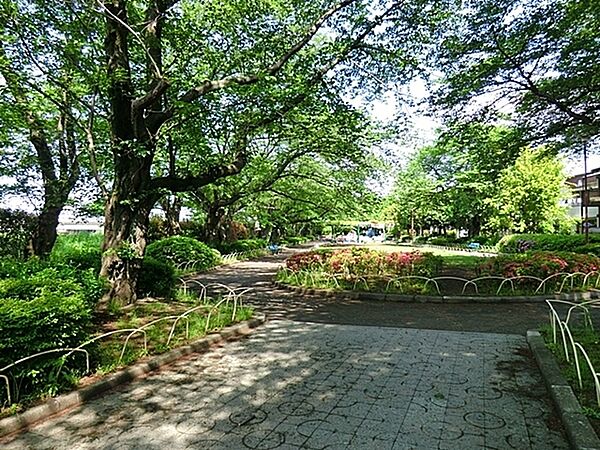 元横山公園まで850m