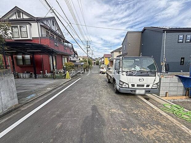 前面道路を含む現地写真