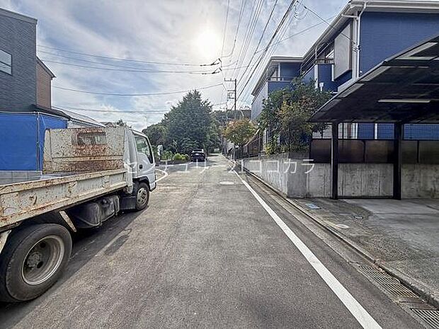 前面道路を含む現地写真