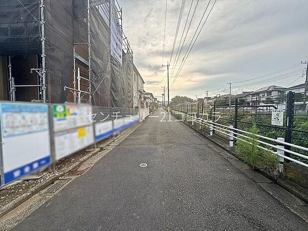 前面道路を含む現地写真
