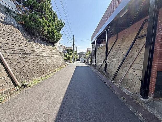 前面道路を含む現地写真