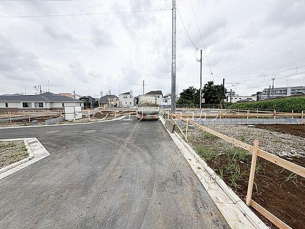 前面道路を含む現地写真