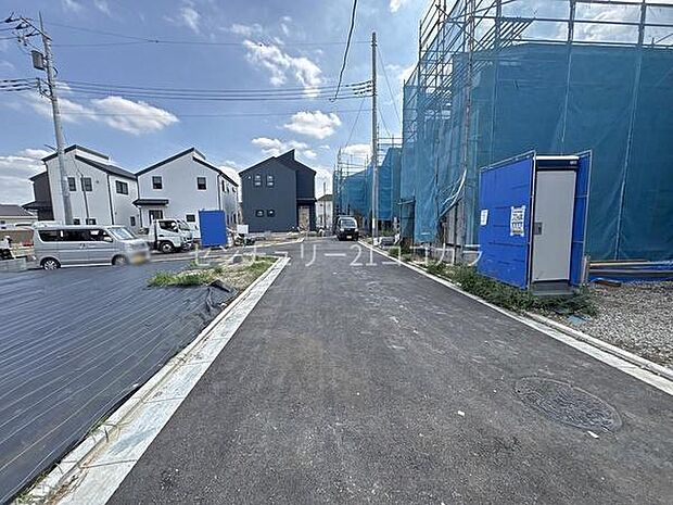 前面道路を含む現地写真