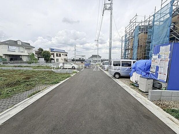 前面道路を含む現地写真