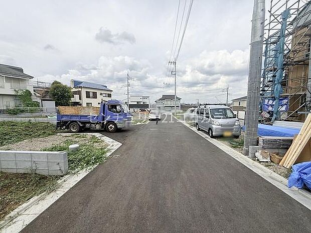 前面道路を含む現地写真