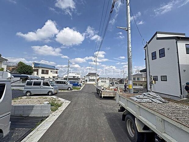 前面道路を含む現地写真