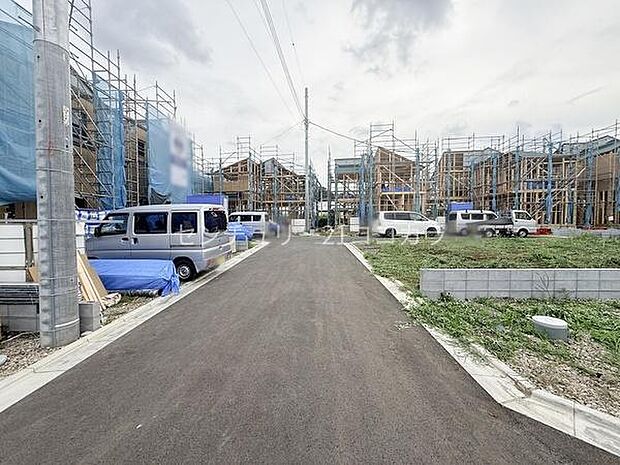 前面道路を含む現地写真