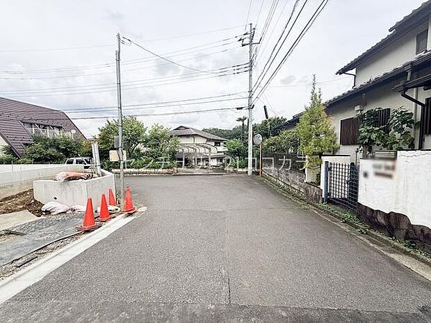 前面道路を含む現地写真