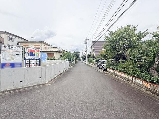 前面道路を含む現地写真