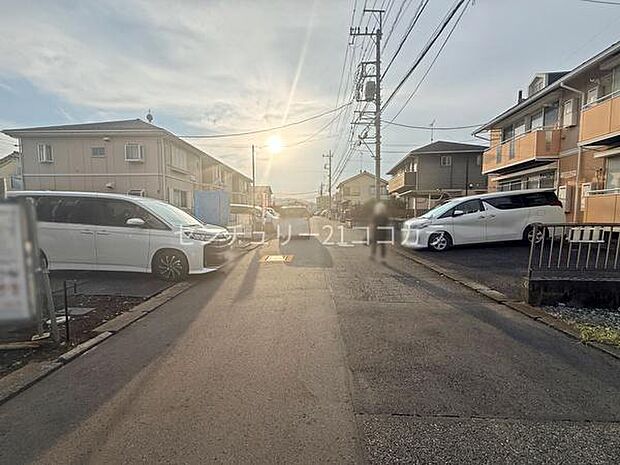 前面道路を含む現地写真