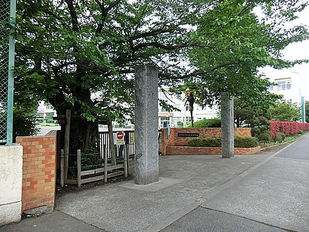 八王子市立元八王子小学校まで750m
