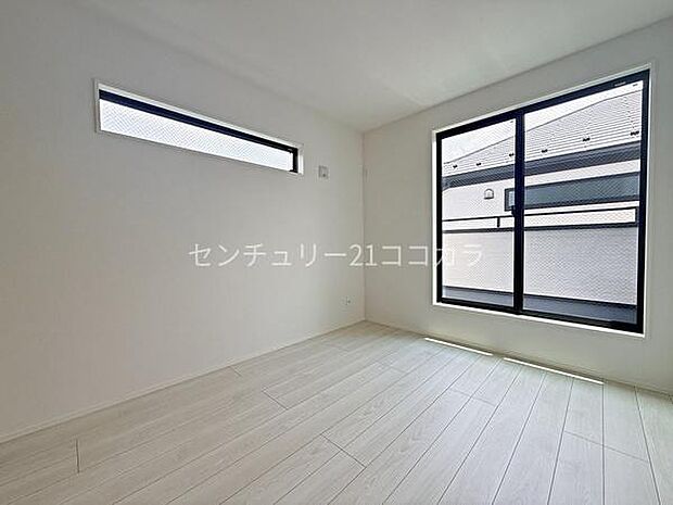 ■洋室【同仕様写真】当物件とは扉や窓の開口部の位置等のデザインが異なります。