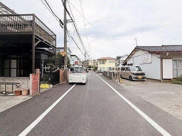 清水公園が近くにあり、ご家族で気軽にお散歩や外遊びを楽しめます。四季の彩りを身近に感じられ、のびのびと子育てしやすい緑豊かな住環境です。