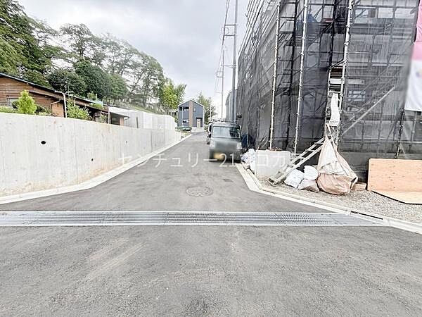 前面道路を含む現地写真