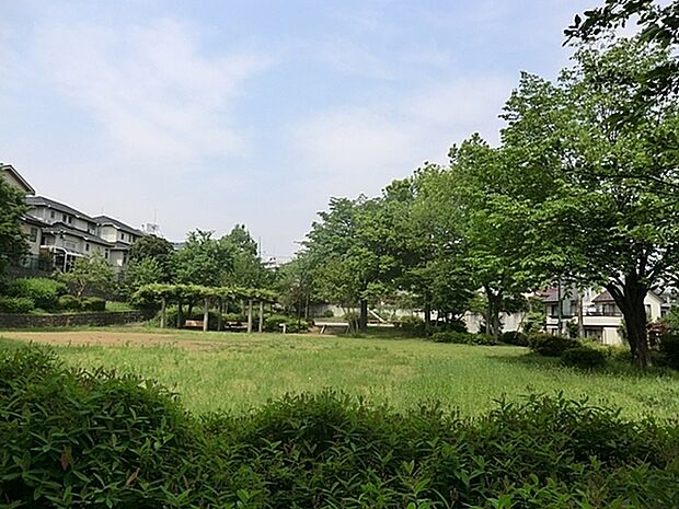 宇津木台東公園まで600m