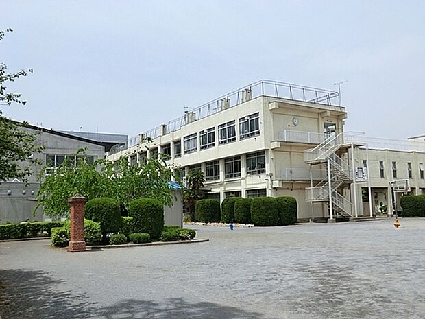 八王子市立由井第一小学校まで900m