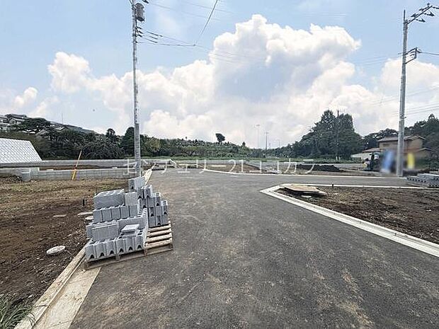 前面道路を含む現地写真